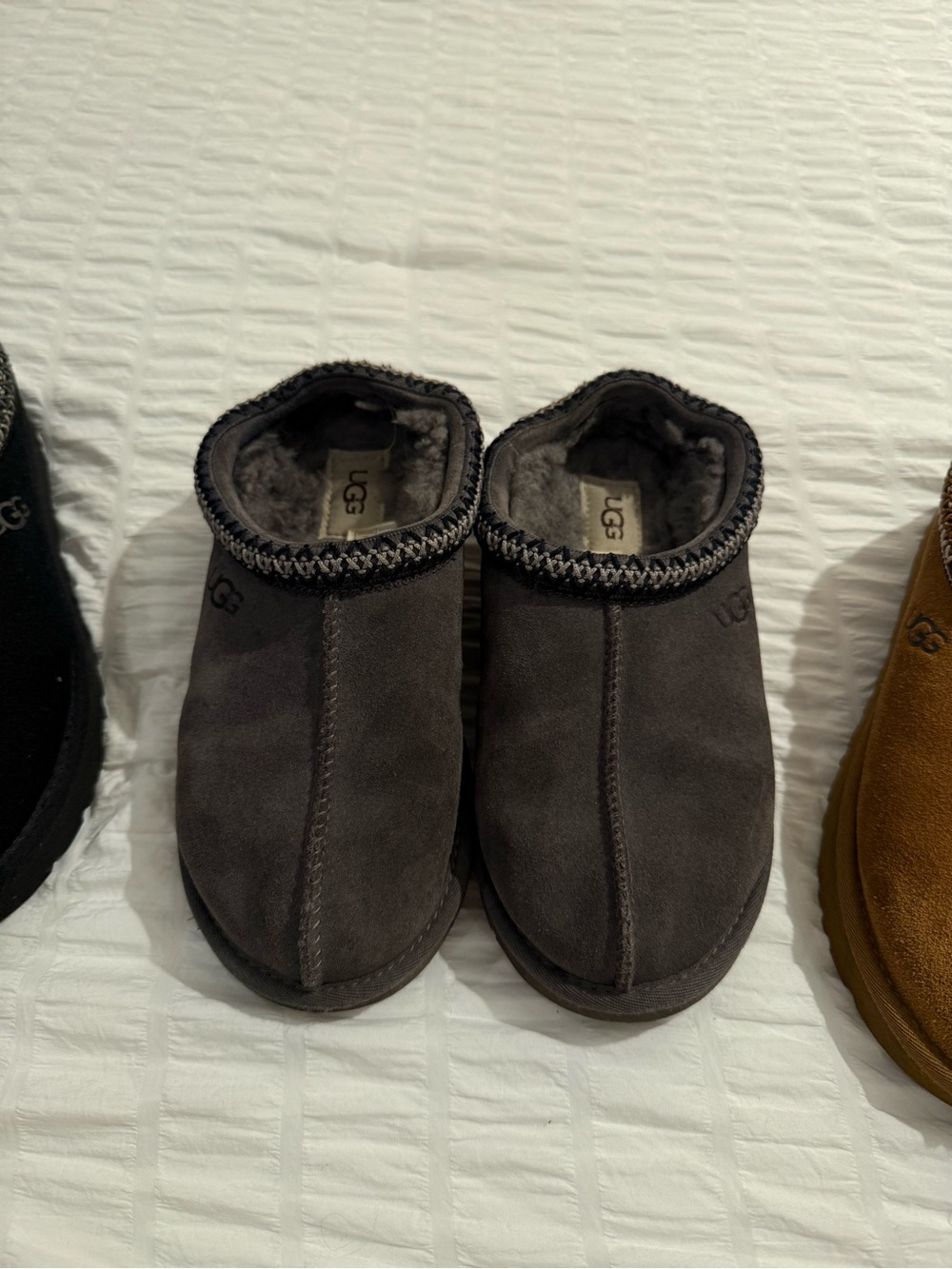 UGG Suede Shearling Clog Slippers Gray, Chesnut, Black Bundle